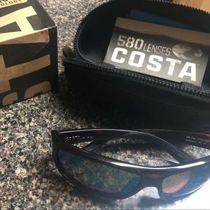 SOLD Men’s Costas Sunglasses 580 lenses